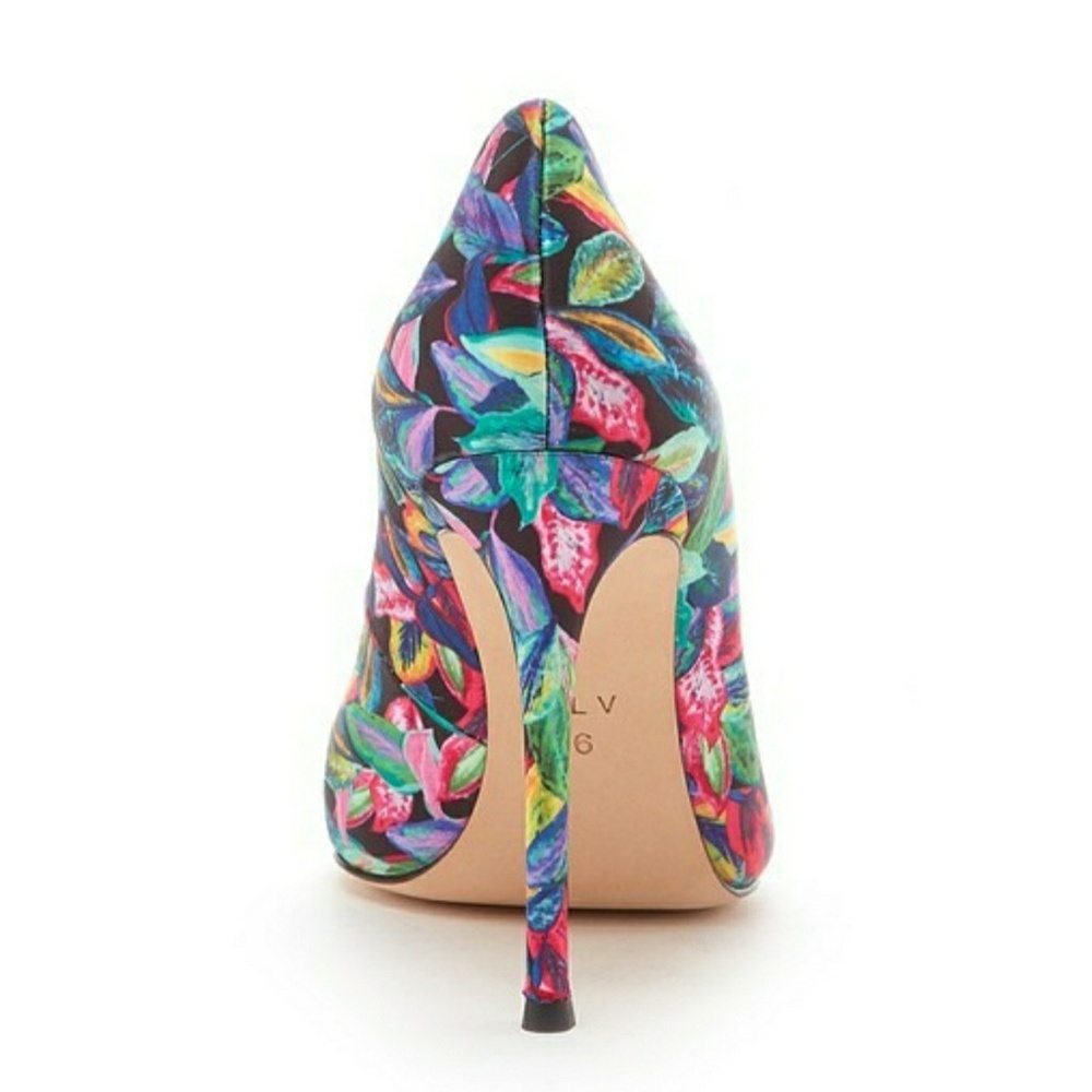 Gorgeous Pour La Victoire Heels - Picture 5 of 6